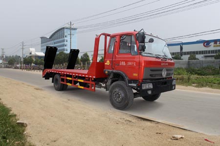 拉15-18噸東風(fēng)153平板運(yùn)輸車(chē)